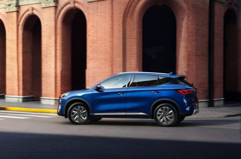 BYD Atto 3 EVO vs Toyota C-HR+: Ποιο compact ηλεκτρικό SUV είναι η καλύτερη αγορά;