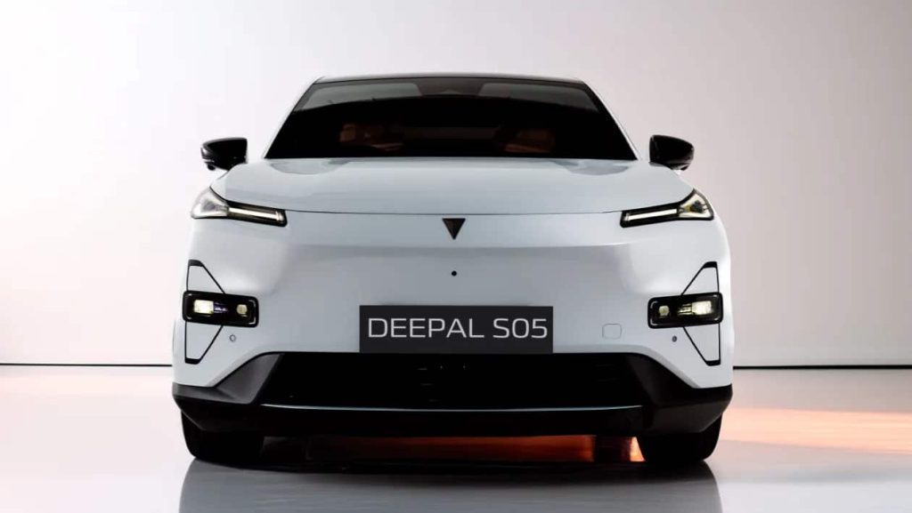 Το νέο Changan Deepal S05 έρχεται Ευρώπη να ανταγωνιστεί τα Skoda Elroq και Kia EV3