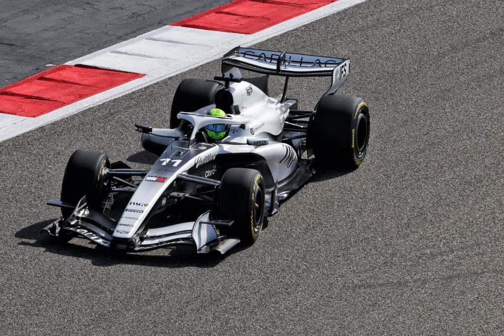 F1 Sergio Perez (Cadillac) (1)