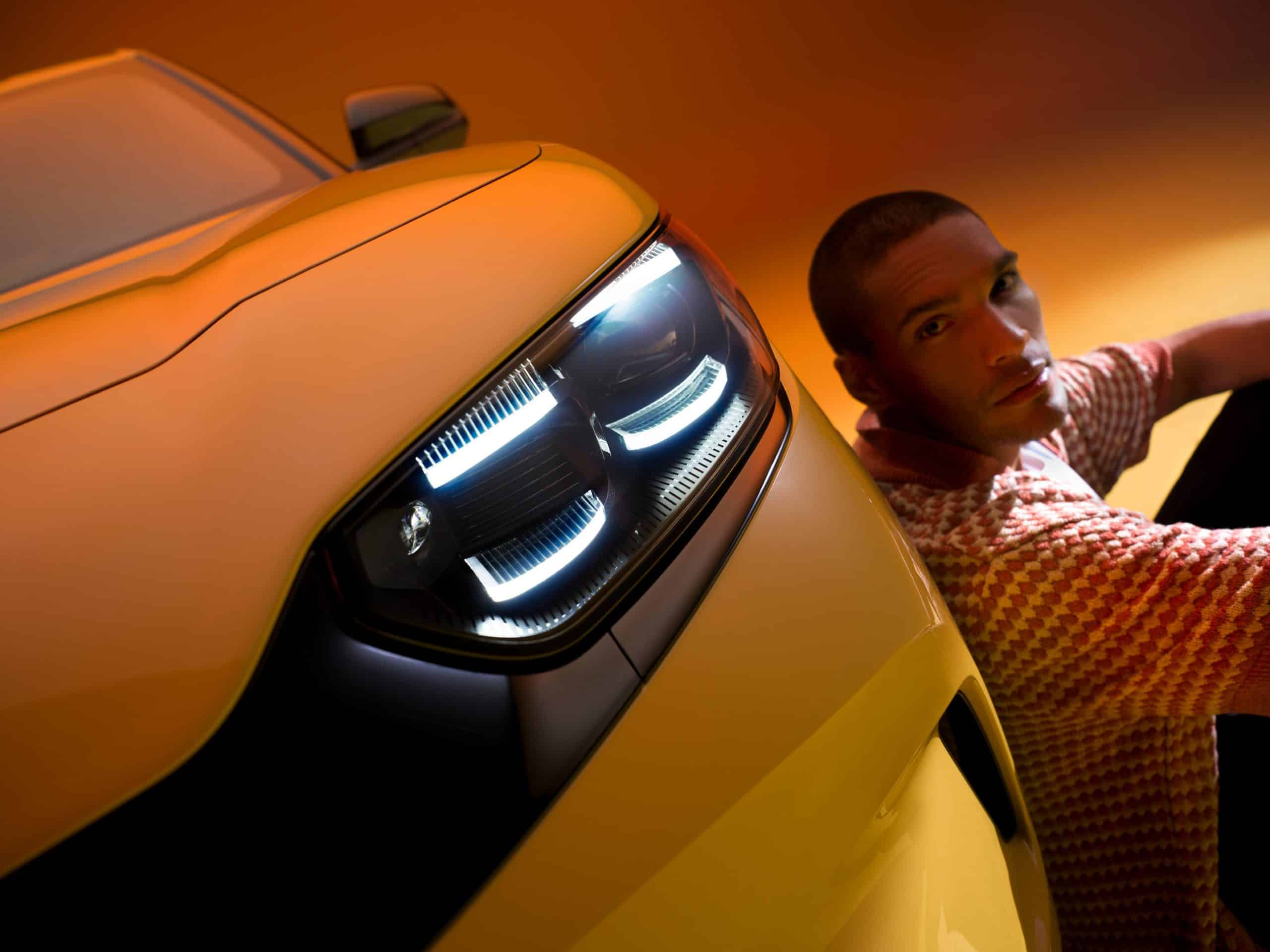 Η προηγμένη τεχνολογία φωτισμού Matrix LED της Ford κάνει τη νύχτα μέρα, για ακόμα περισσότερη ασφάλεια