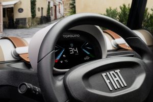 Το Fiat Topolino «ντύνεται» Corallo και τραβά όλα τα βλέμματα