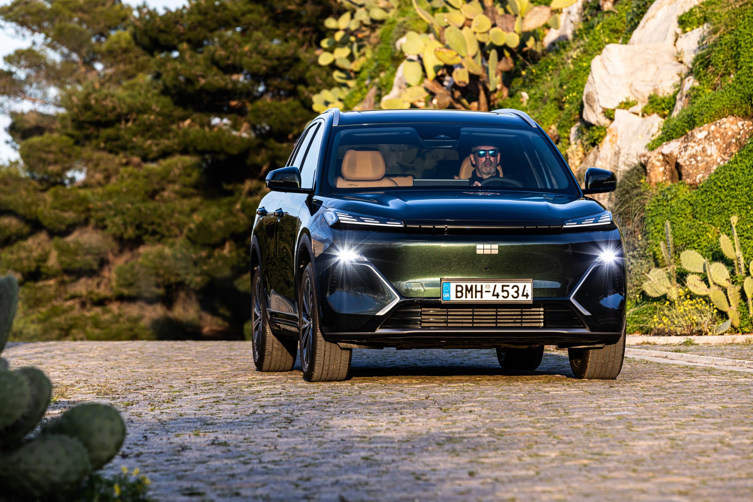 Το νέο Geely STARRAY EM-i ήρθε στην Ελλάδα - Δείτε εκδόσεις και τιμές 