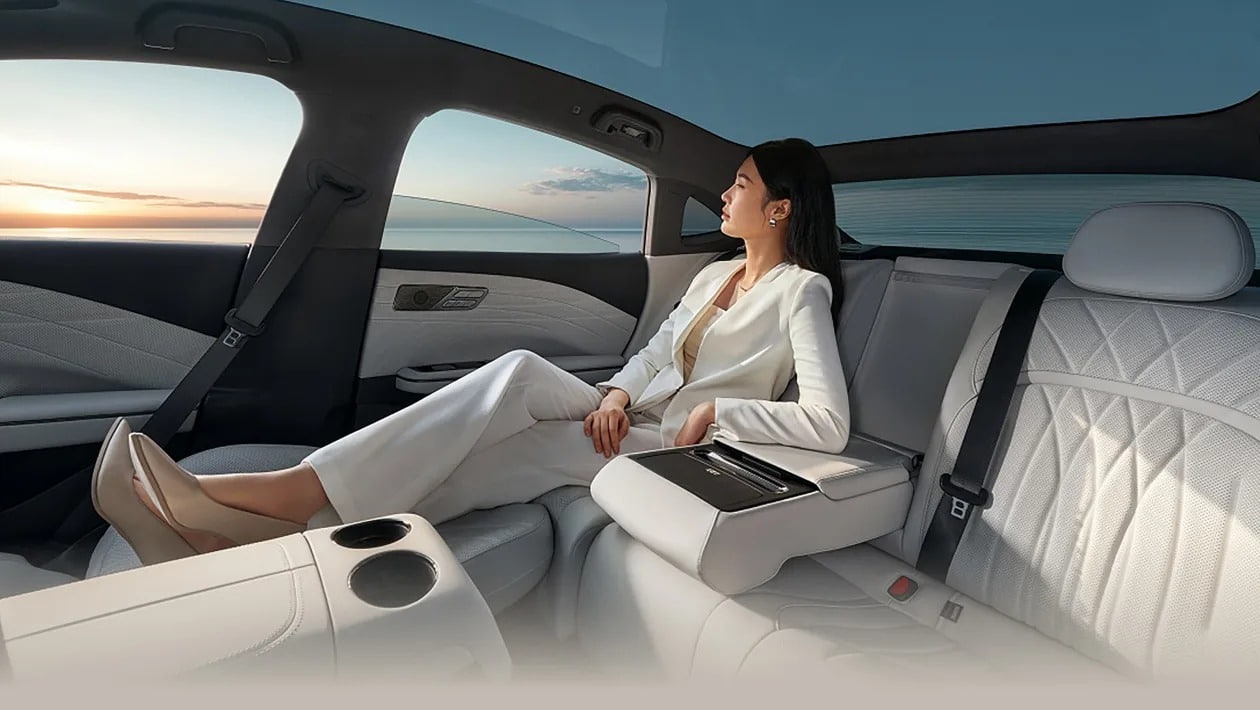 Geely Galaxy E8: Έρχεται να «ταράξει τα νερά» με 636 PS και έως 941 km αυτονομία