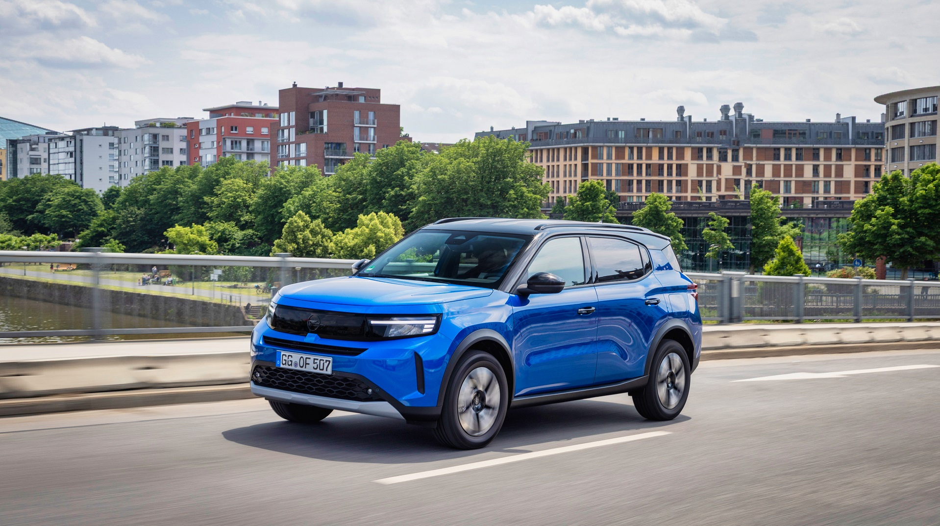 Opel Frontera GS 7seat 2025 blue (26)