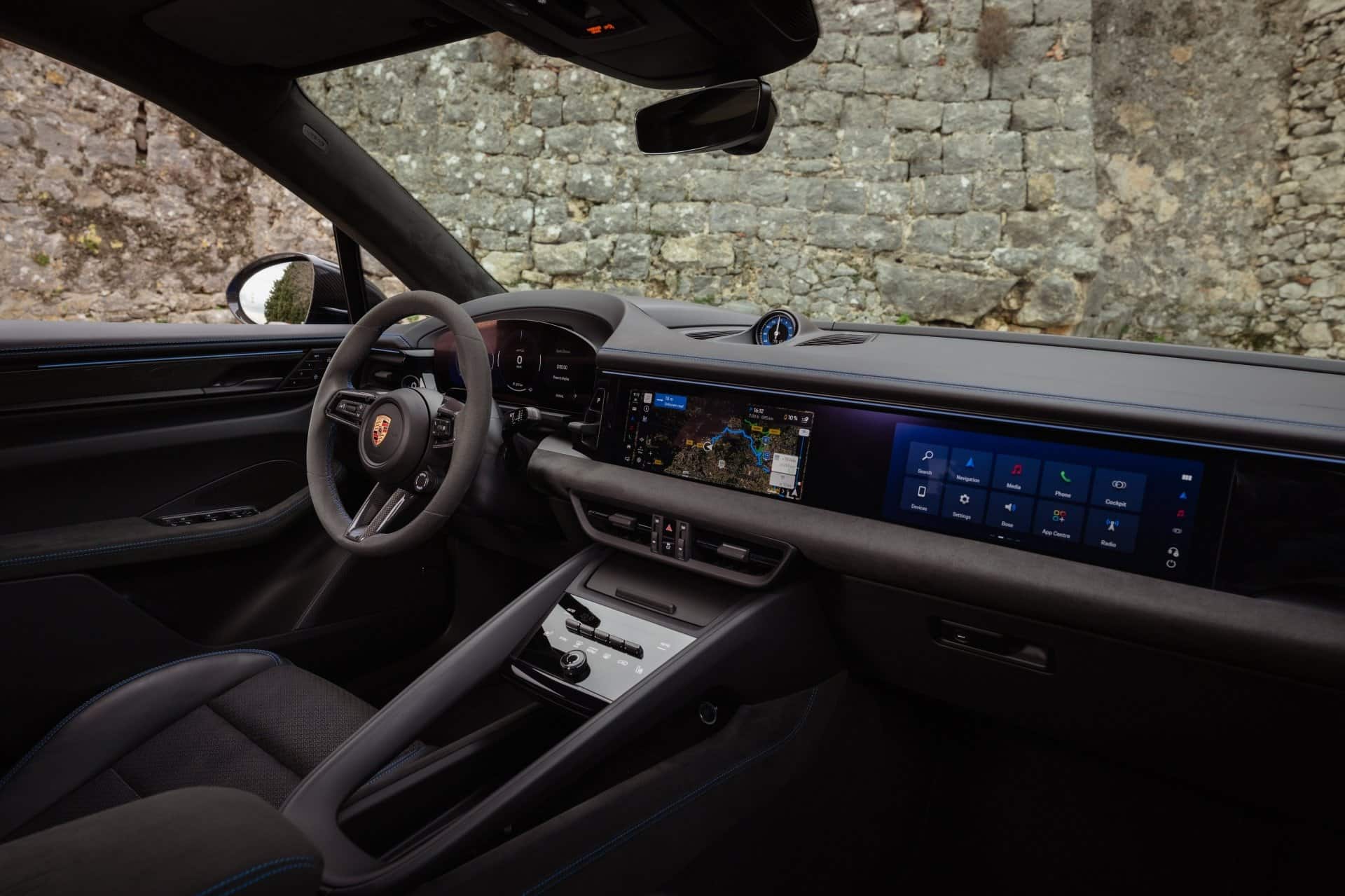 Η Porsche έβαλε πρίζα στη Macan GTS και το αποτέλεσμα σοκάρει