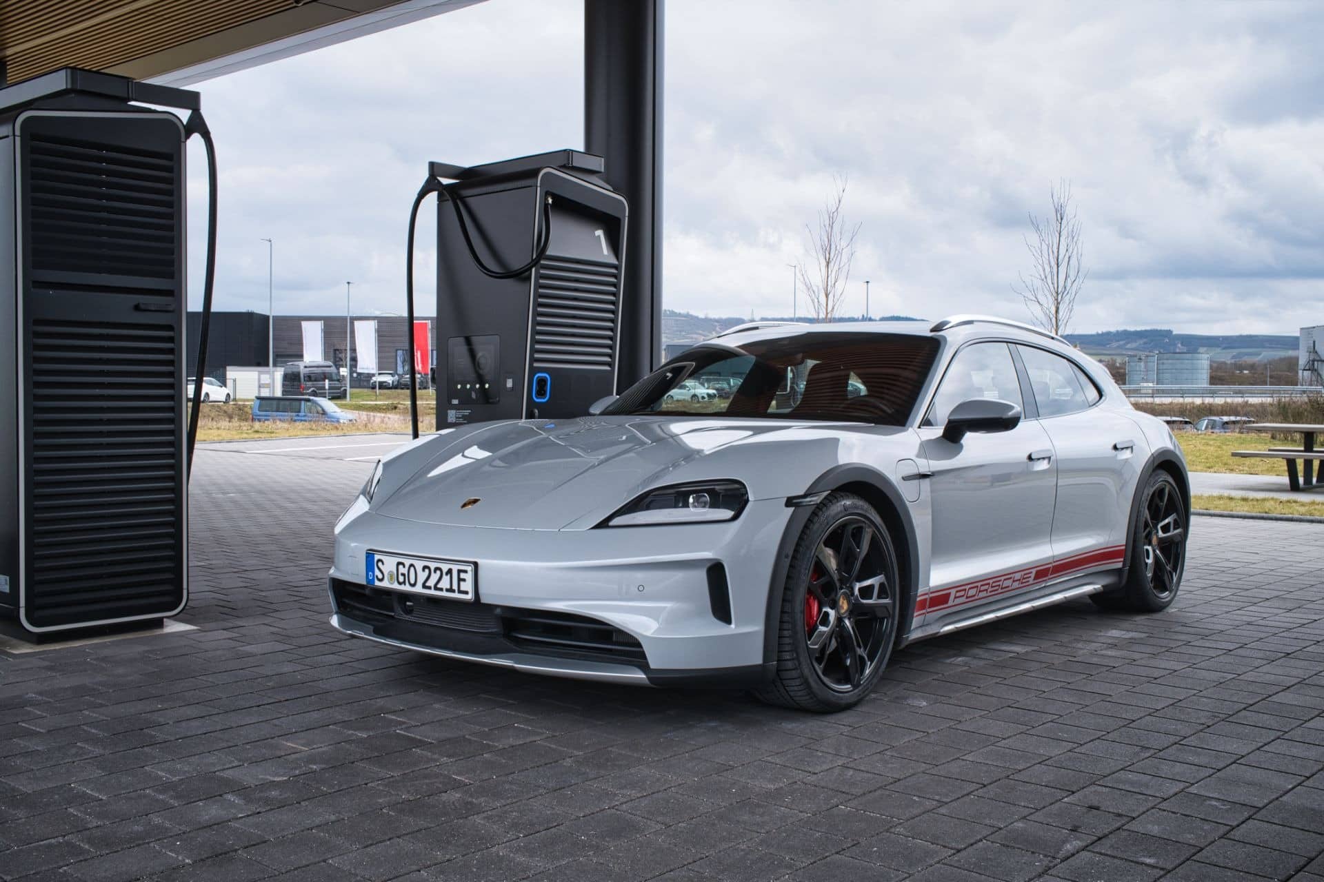 Η Porsche Taycan Cross Turismo 2026 επέστρεψε και απέδειξε γιατί τα ηλεκτρικά μπορούν να είναι συναρπαστικά