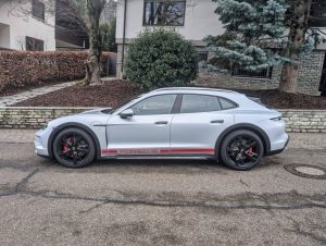 Η Porsche Taycan Cross Turismo 2026 επέστρεψε και απέδειξε γιατί τα ηλεκτρικά μπορούν να είναι συναρπαστικά