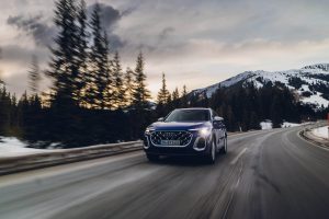 Το Audi Q5 «ανεβαίνει» στις Άλπεις για μια χειμερινή περιπέτεια