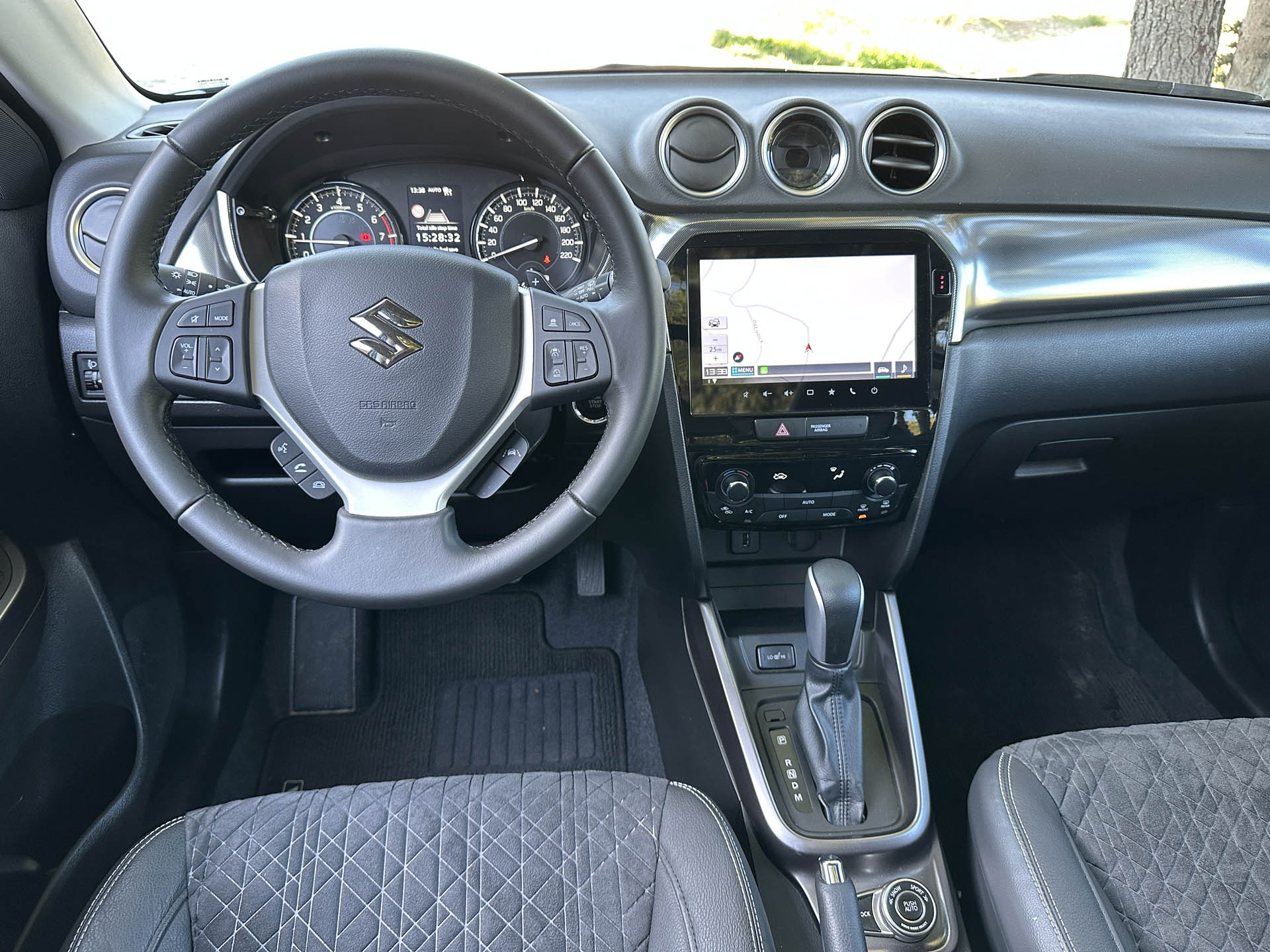 Suzuki Vitara 1.4T 48V Hybrid 4WD 110 PS 6AT test 01.26 (188)