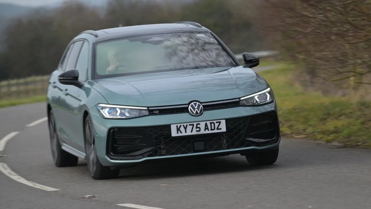 Volkswagen Passat Passat vs BYD Seal 6: Η μάχη των PHEV station wagon