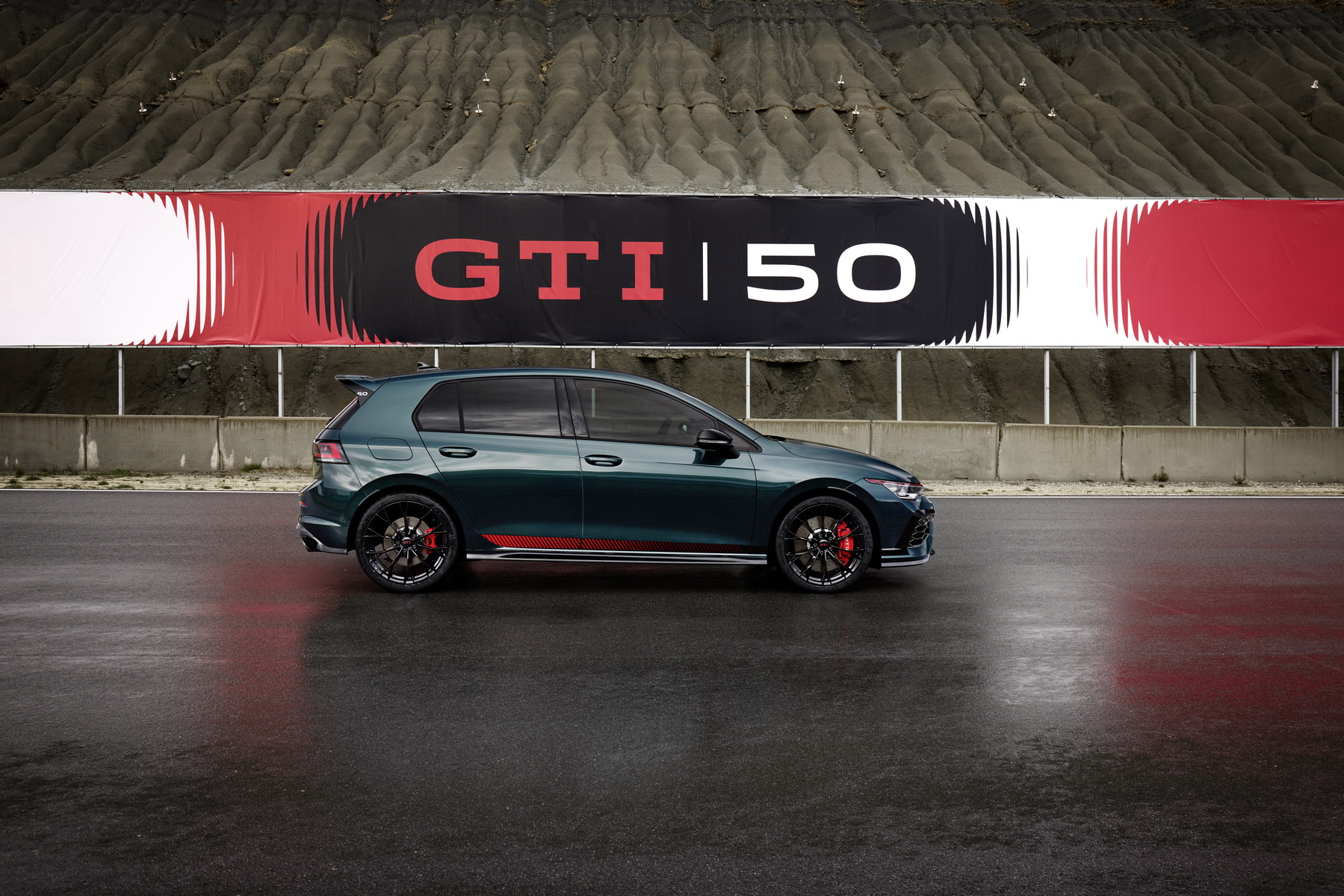 Volkswagen Golf GTI Edition 50 (24)