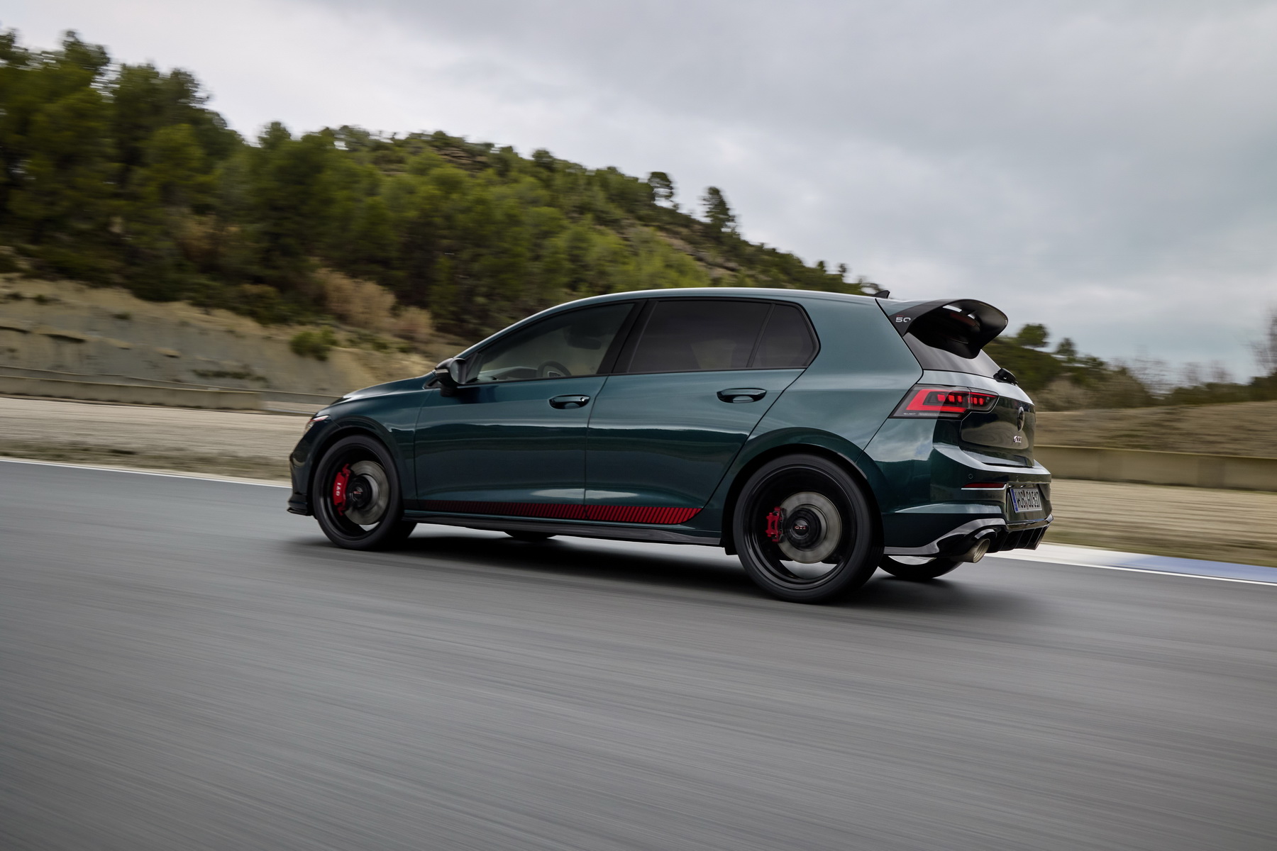 Volkswagen Golf GTI Edition 50 (4)
