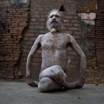 Γυμνή γιόγκα: μια απάντηση στην εμμονή με το σώμα