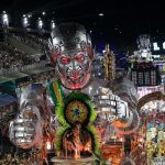 Σάμπα, σύμβολα και κάλπες: Τα βίντεο από το άρμα-γίγαντα του Λούλα που δίχασε το Καρναβάλι του Ρίο - ertnews.gr