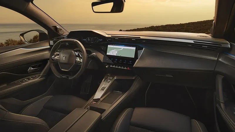 Peugeot 408: Ένα fastback που «κλείνει το μάτι» στο ηλεκτρικό μέλλον