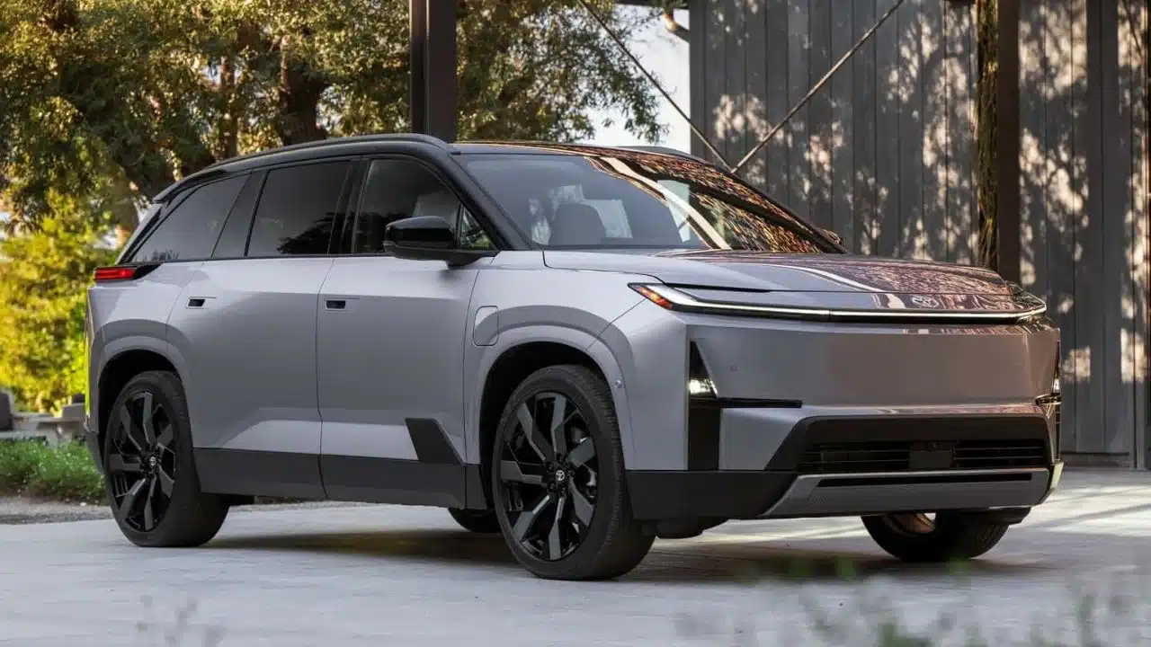 Η Toyota παρουσιάζει το νέο 7 θέσιο ηλεκτρικό Highlander με 343 PS και αυτονομία 515 Km