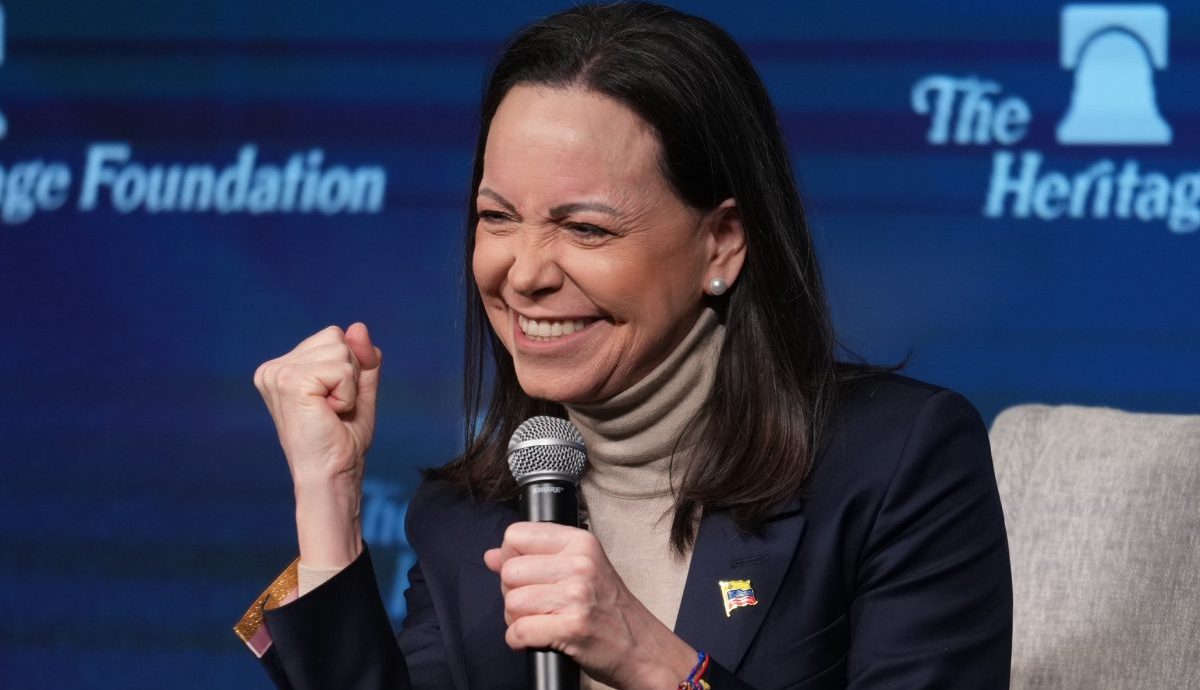 Παρά τη σύλληψη συνεργάτη της, η Ματσάδο επιμένει ότι θα επιστρέψει στη Βενεζουέλα