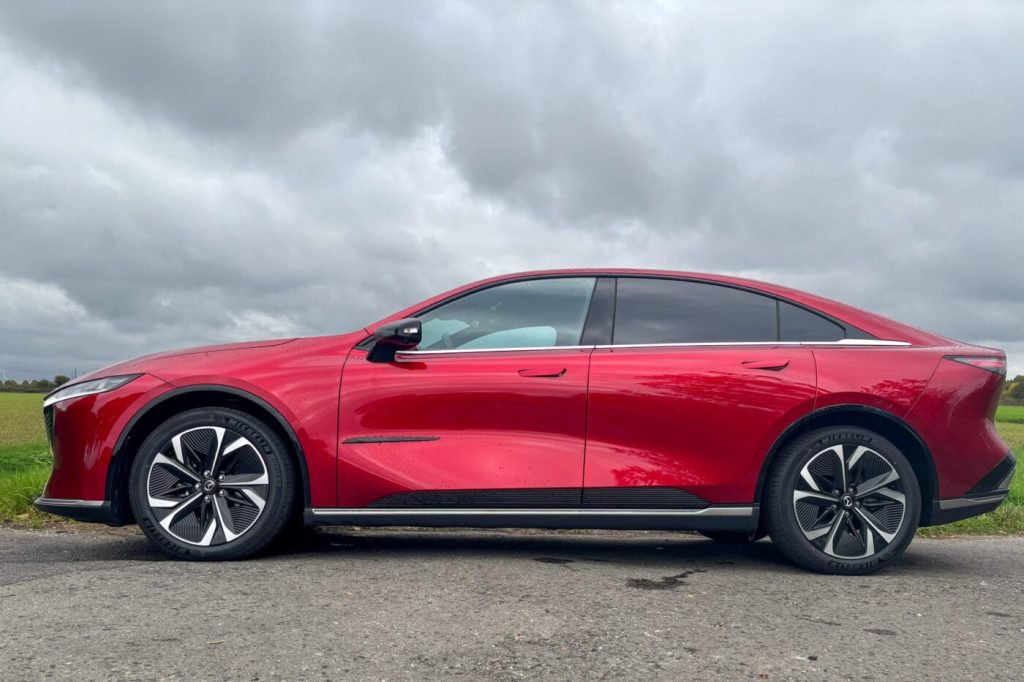 Mazda6e: Αντάξιο βαριάς κληρονομιάς