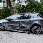 «Ήπια ένα ποτό» – Η ποινή που επιβλήθηκε στην τραγουδίστρια γνωστού συγκροτήματος για τις ζημιές που προκάλεσε στο Κολωνάκι