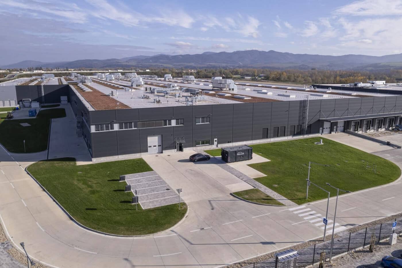 Η Porsche ξεκινά τη μαζική παραγωγή της Cayenne Electric