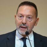 Προϊόν AI βίντεο με Στουρνάρα να μιλάει για επενδυτικά κέρδη – Προειδοποίηση από την ΤτΕ για το «μαϊμού» βίντεο