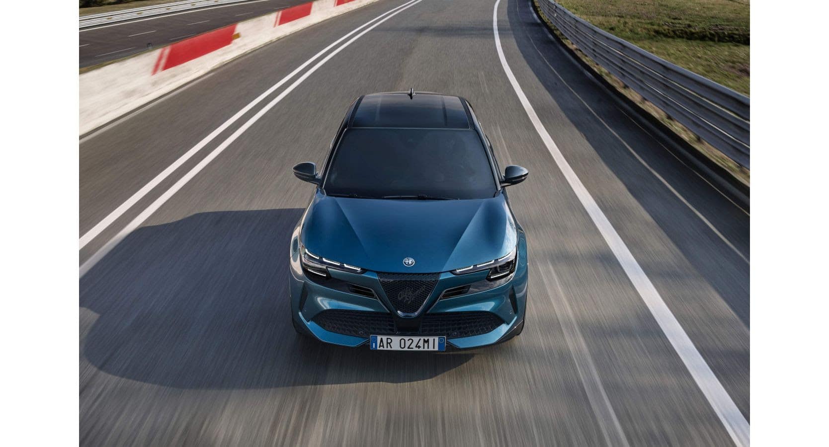 Η Alfa Romeo Junior Ibrida με 8 χρόνια εγγύηση και €2.000 όφελος