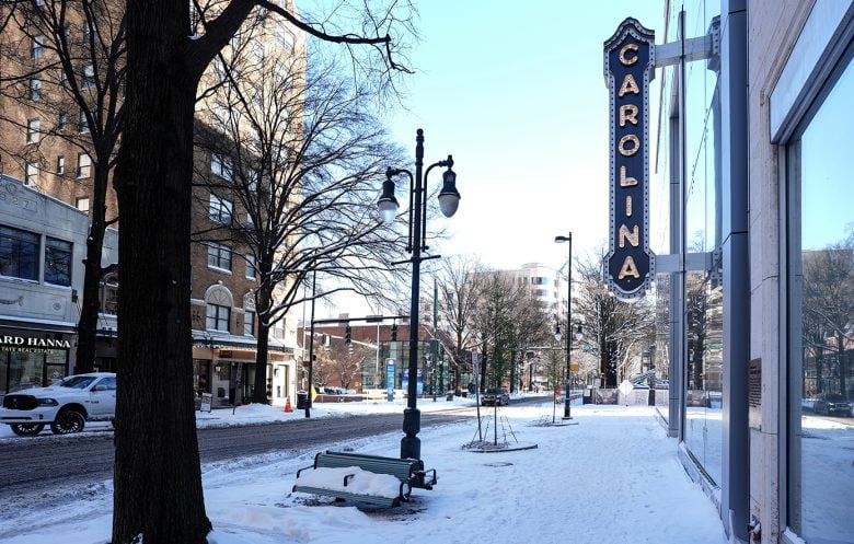 Ισχυρές χιονοπτώσεις πλήττουν τις ΗΠΑ – Ιγουάνα πέφτουν από τα δέντρα, σπάνιες θερμοκρασίες υπό το μηδέν στη Φλόριντα