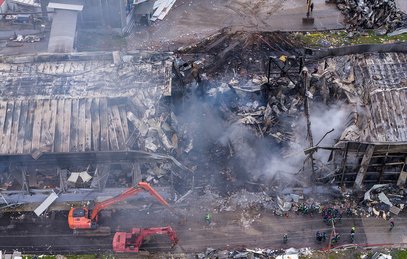 Φονική έκρηξη στη «Βιολάντα»: Έφοδος της ΔΑΕΕ στο σπίτι του ιδιοκτήτη της εταιρείας και σε γραφεία – Κατασχέθηκε ηλεκτρονικός εξοπλισμός