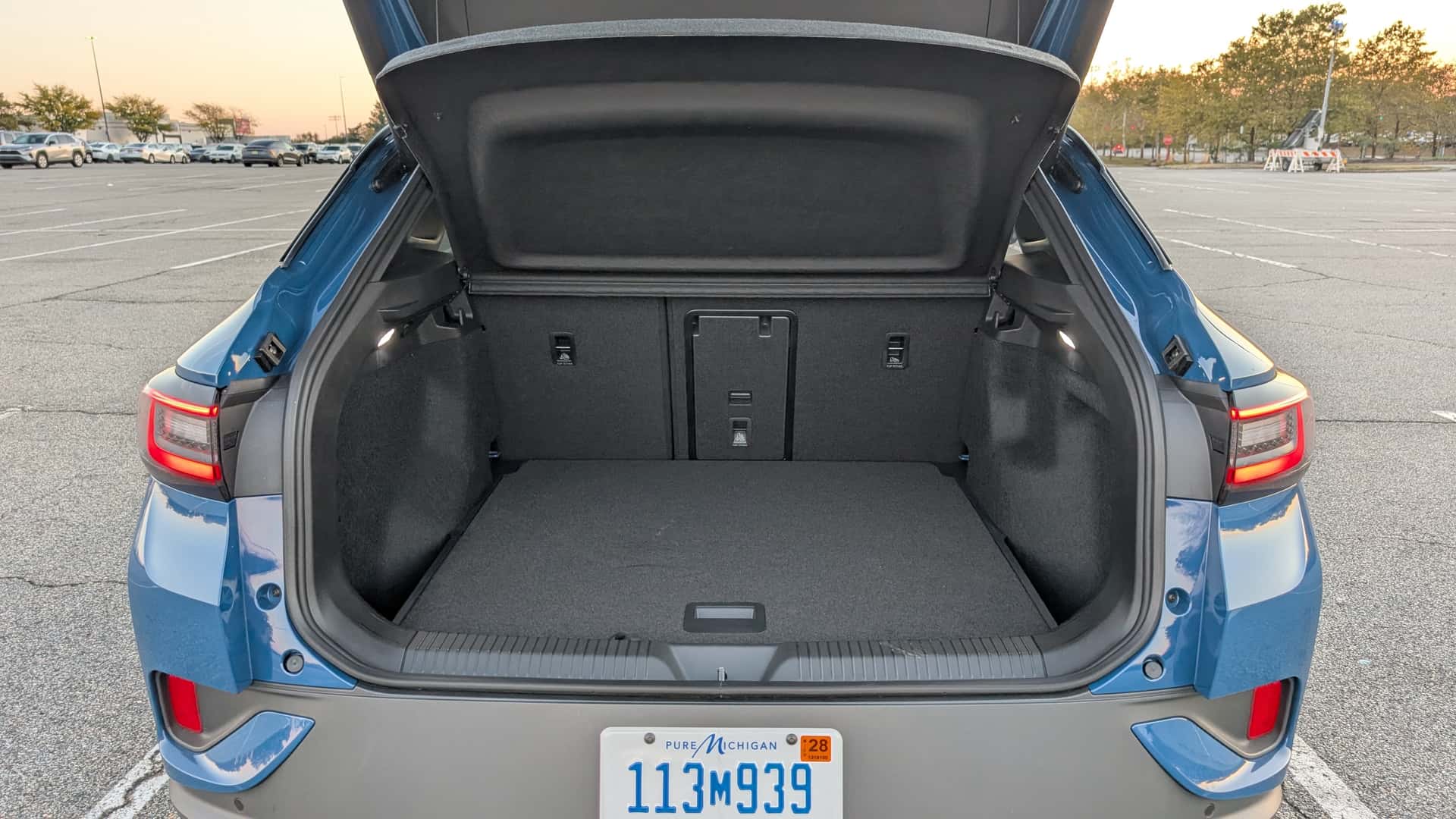 Volkswagen ID.4: Το ηλεκτρικό SUV που ωρίμασε – Αξίζει τα χρήματά του ή το προσπερνάς;