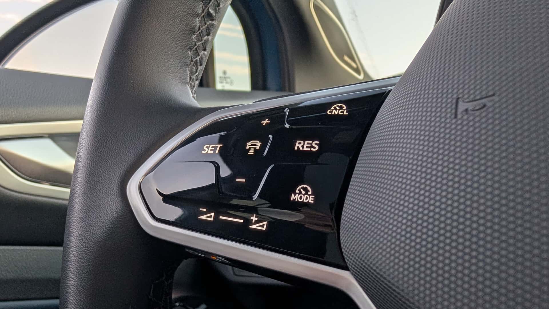 Volkswagen ID.4: Το ηλεκτρικό SUV που ωρίμασε – Αξίζει τα χρήματά του ή το προσπερνάς;