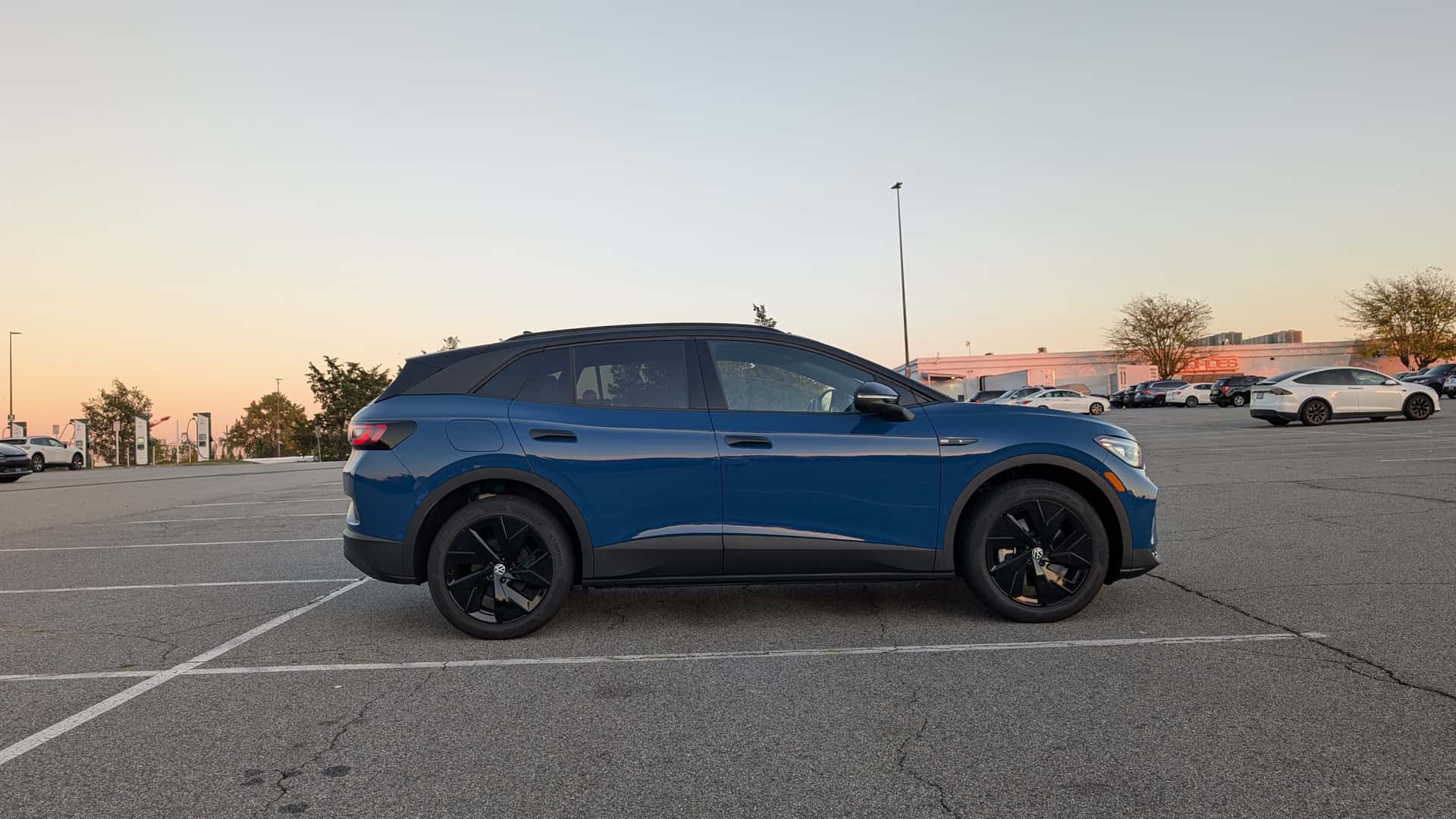 Volkswagen ID.4: Το ηλεκτρικό SUV που ωρίμασε – Αξίζει τα χρήματά του ή το προσπερνάς;