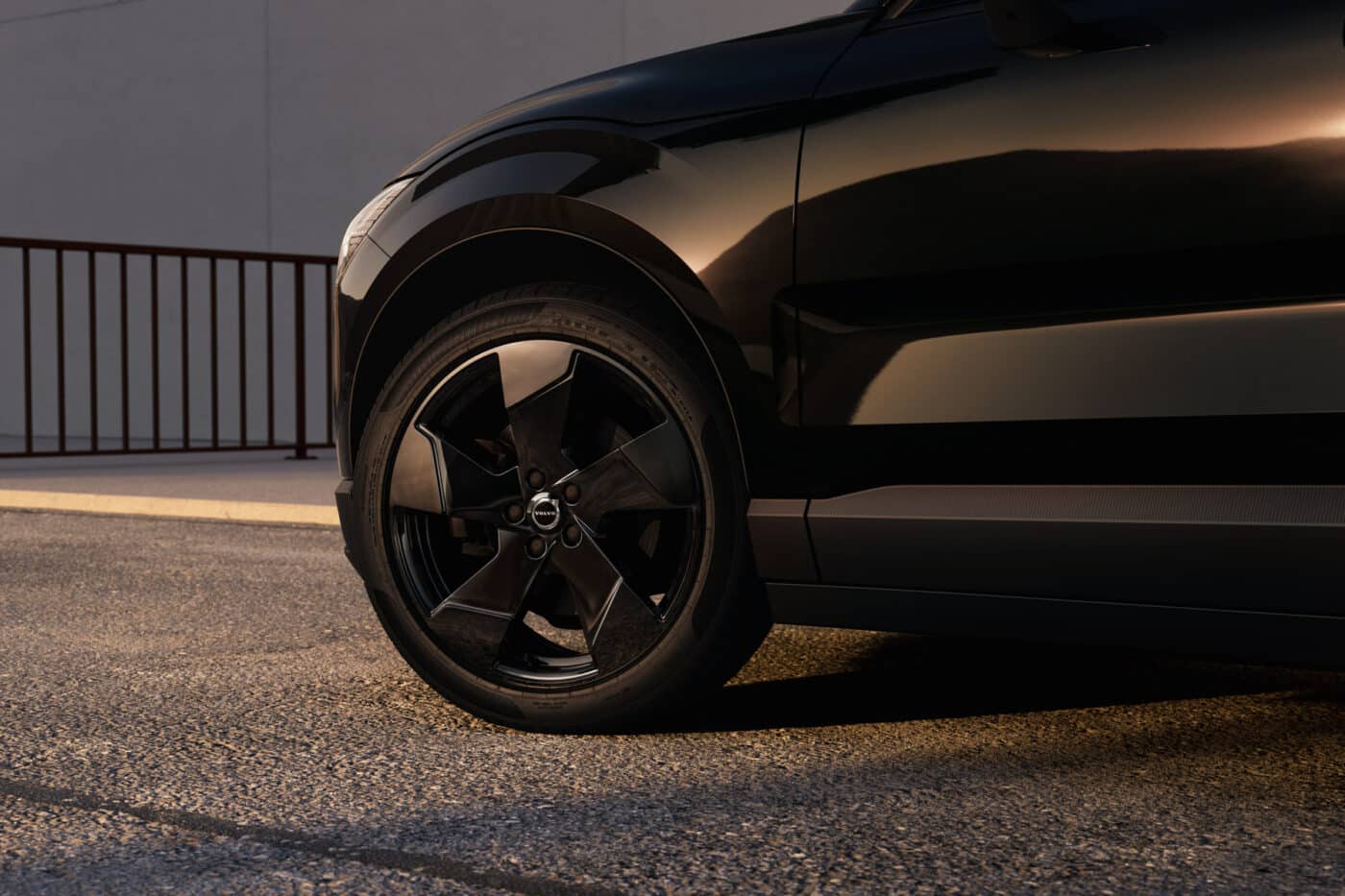 Νέο Volvo EX30: Έρχεται η πιο προσιτή ηλεκτρική έκδοση με 150 PS και λειτουργία powerbank!