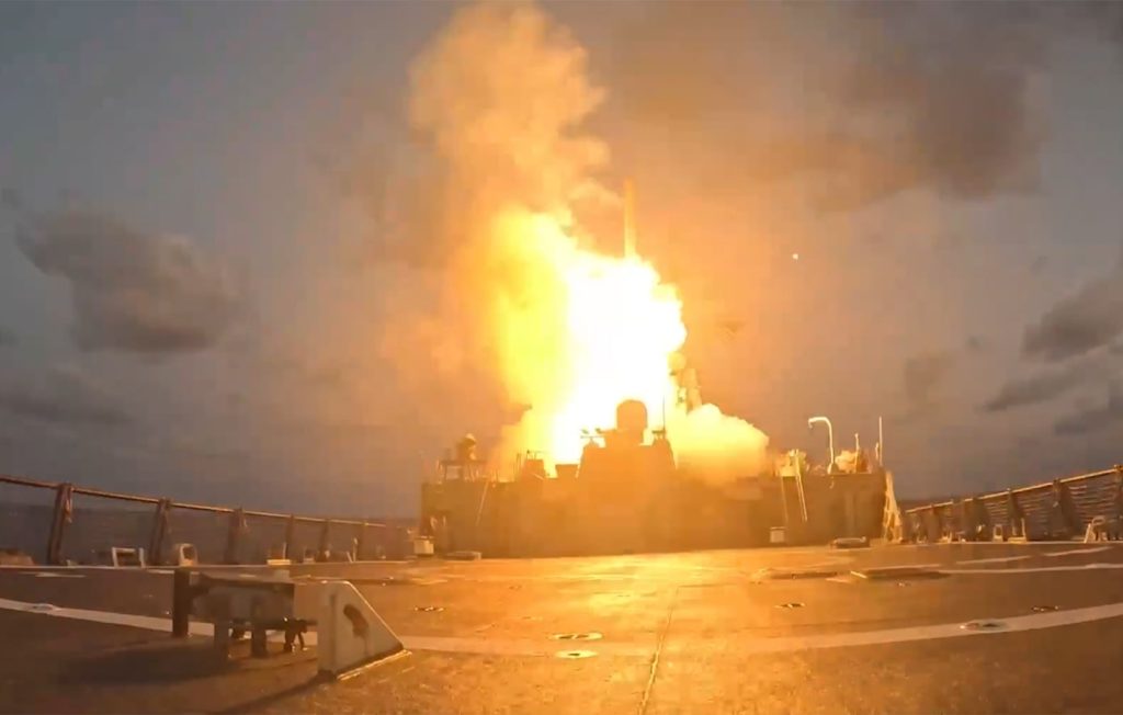 Οι πρώτες 100 ώρες της επιχείρησης «Επική Οργή» εναντίον του Ιράν – Ενισχύσεις από το Πεντάγωνο ζητάει η CENTCOM, γράφει το Politico