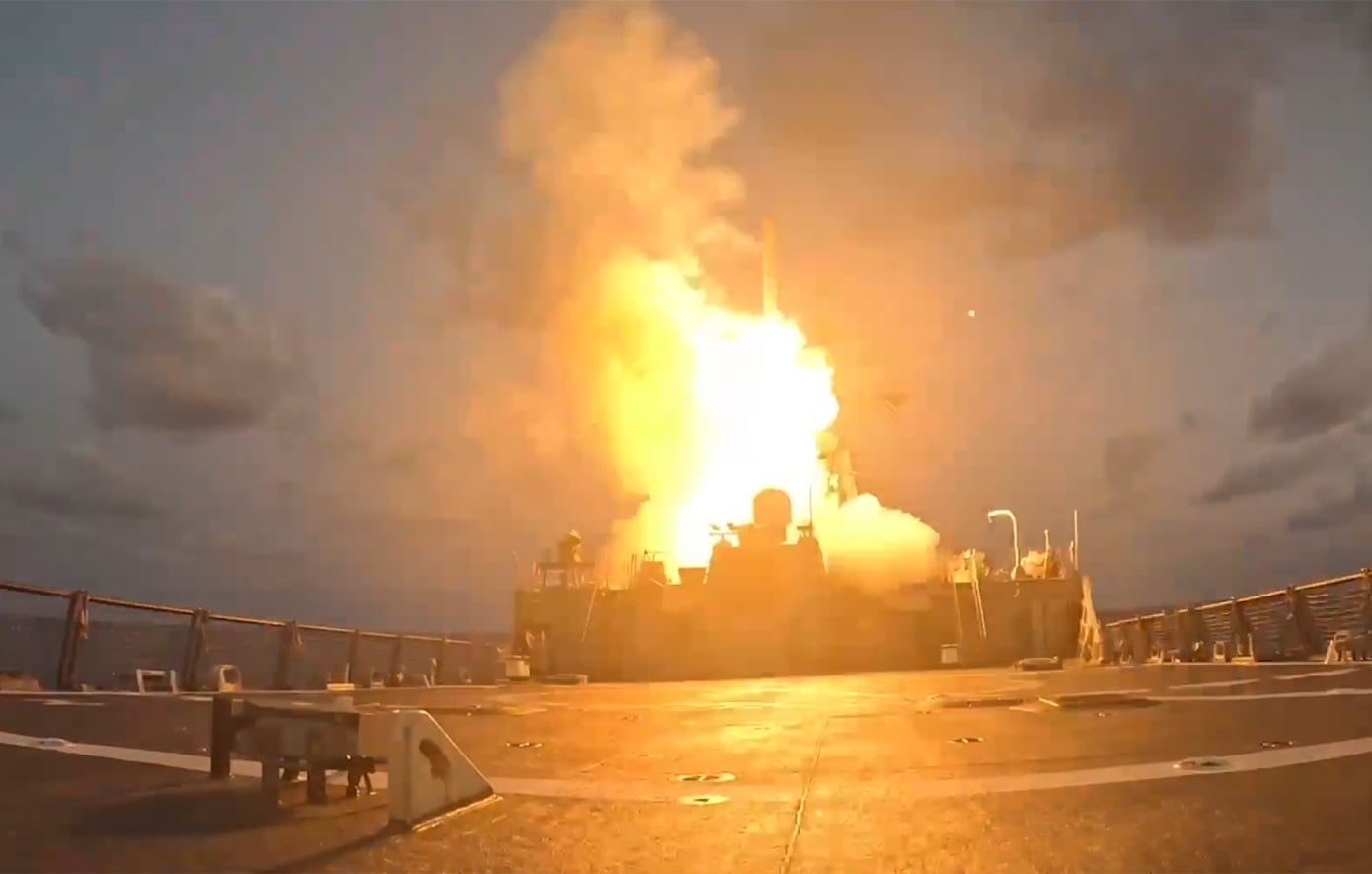 Οι πρώτες 100 ώρες της επιχείρησης «Επική Οργή» εναντίον του Ιράν – Ενισχύσεις από το Πεντάγωνο ζητάει η CENTCOM, γράφει το Politico