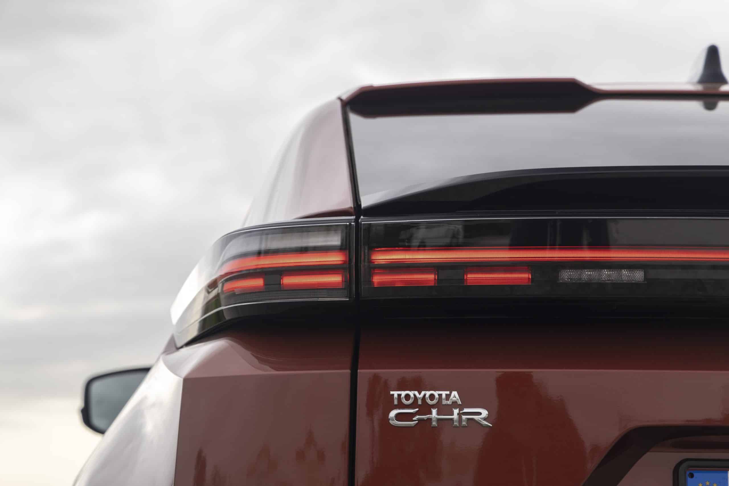 Toyota C-HR+: Τρίτο και ηλεκτρικό