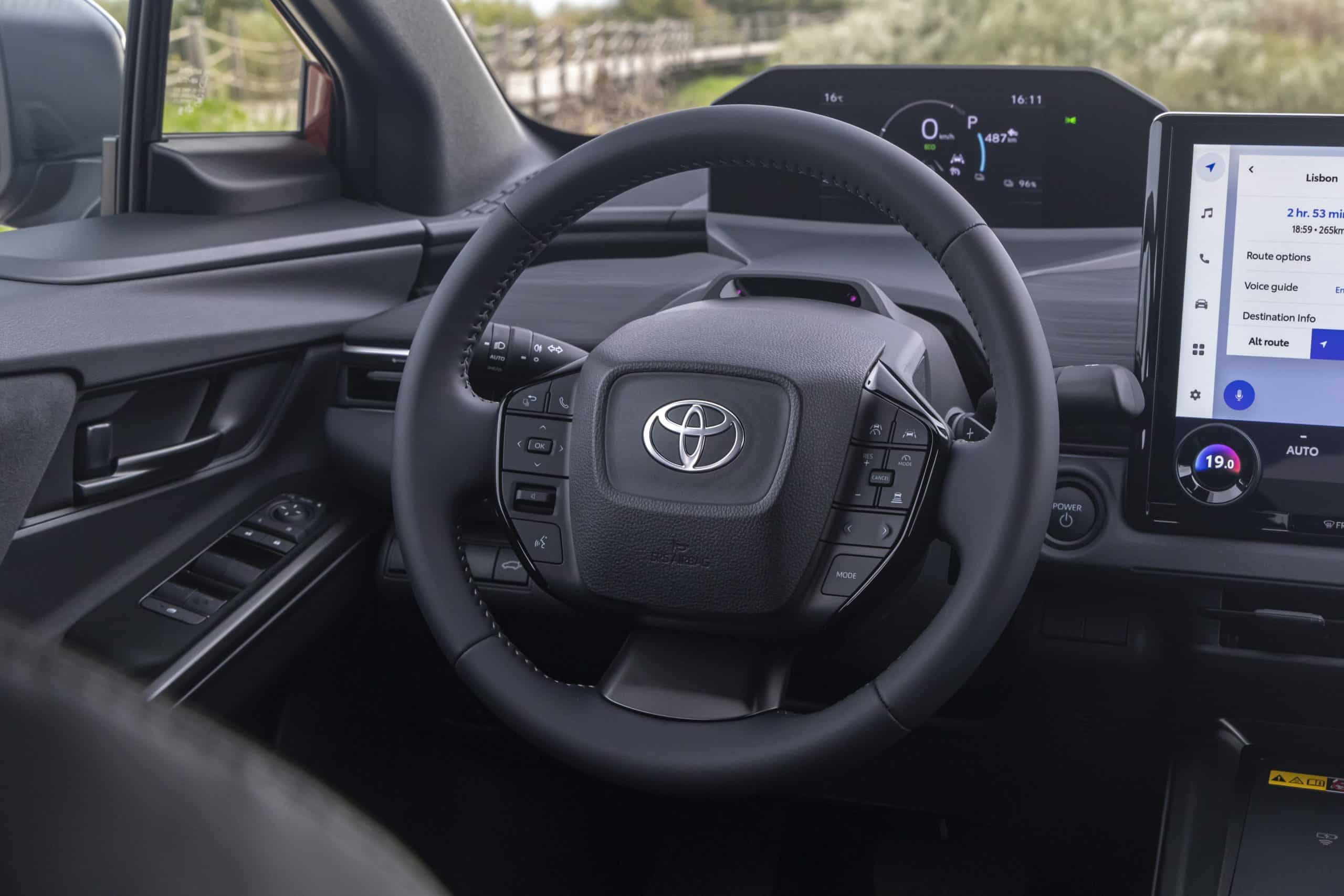 Toyota C-HR+: Τρίτο και ηλεκτρικό