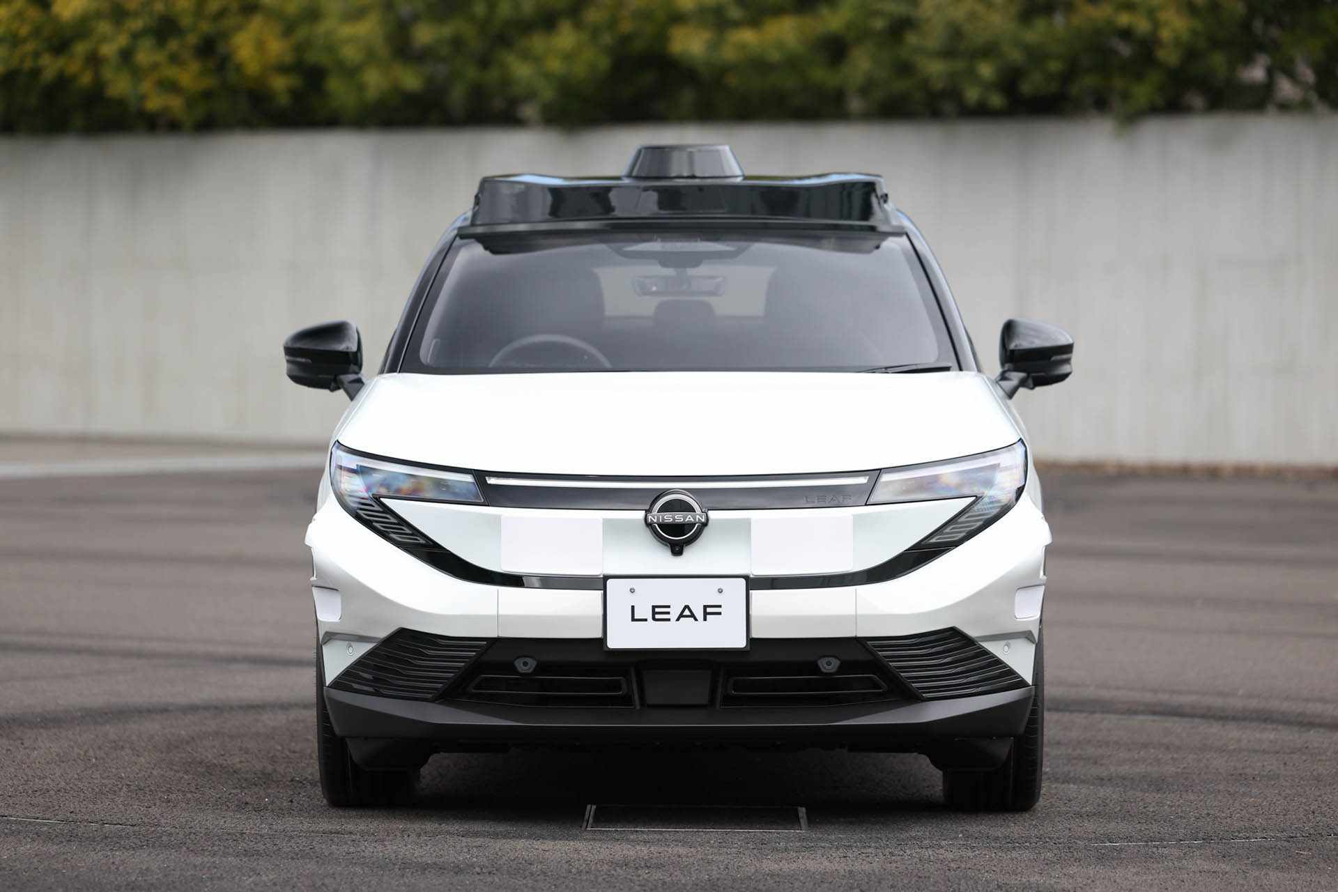 2603112 01 LEAF robotaxi 04