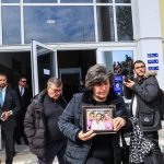 Δίκη των Τεμπών: Ένταση και παράπονα από συγγενείς και δικηγόρους για τις συνθήκες διεξαγωγής - Τι απαντά το υπουργείο Δικαιοσύνης για την αίθουσα - ertnews.gr