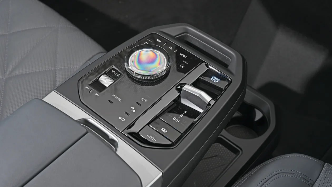 BMW iX εναντίον Volvo EX90: Ποιο premium ηλεκτρικό SUV κερδίζει;