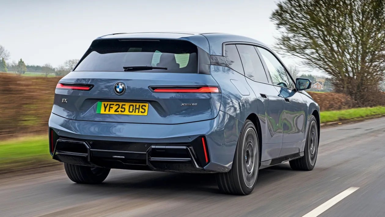 BMW iX εναντίον Volvo EX90: Ποιο premium ηλεκτρικό SUV κερδίζει;