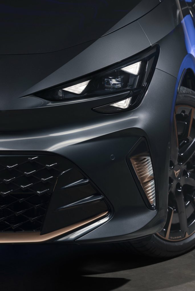 CUPRA Born: Ανανεώνεται με νέο σχεδιασμό εξωτερικά και εσωτερικά – Έρχεται το καλοκαίρι του 2026 - motorone.gr