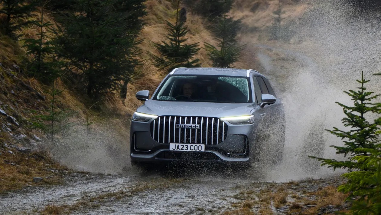 Το νέο Jaecoo 8 φέρνει τα πάνω-κάτω: 422 PS, ηλεκτρική αυτονομία 133 km και χώρος για 7 άτομα