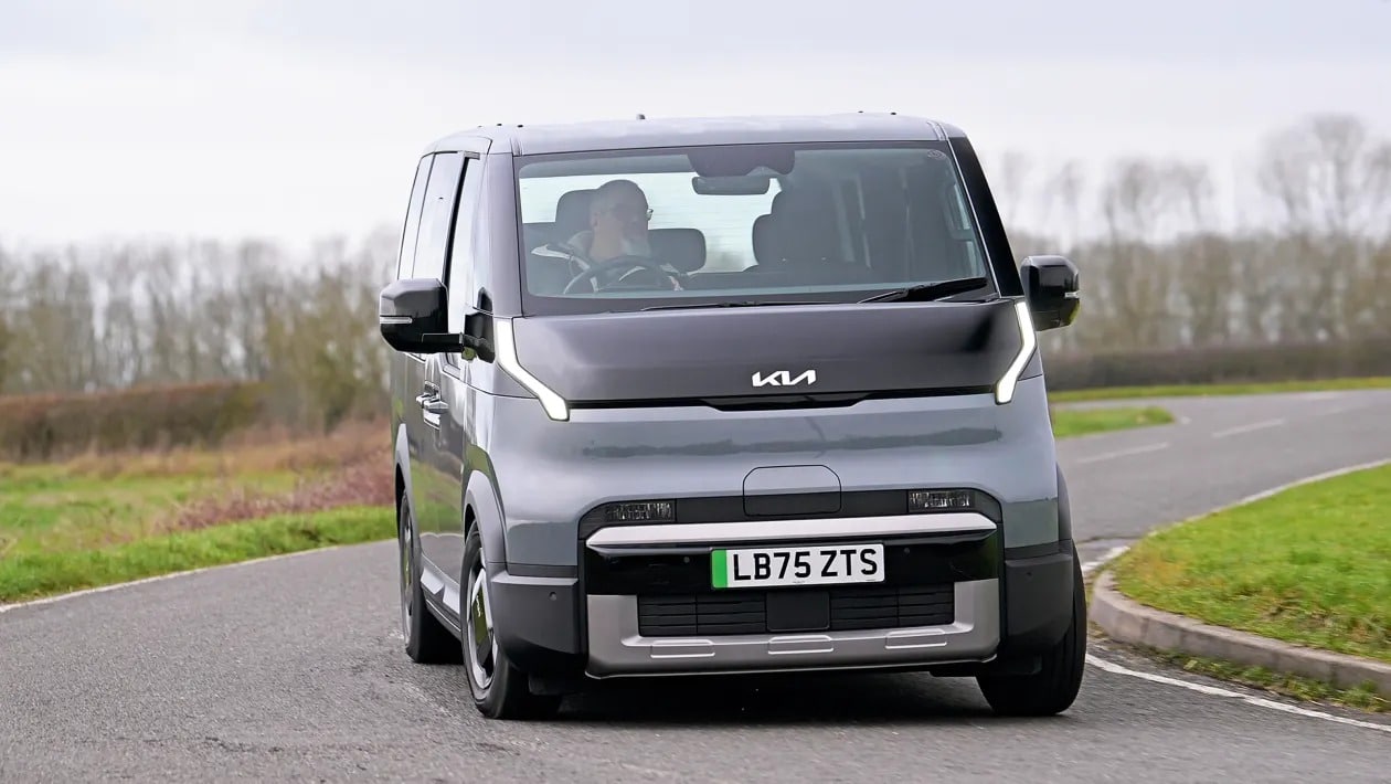 Η μάχη των MPV: Kia PV5 Passenger vs Opel Vivaro Life