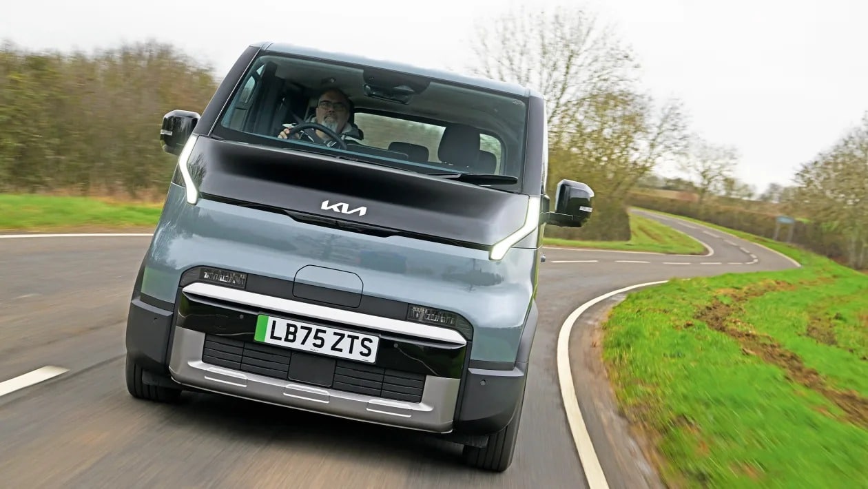 Η μάχη των MPV: Kia PV5 Passenger vs Opel Vivaro Life