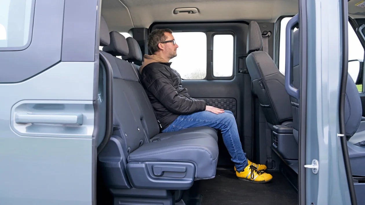 Η μάχη των MPV: Kia PV5 Passenger vs Opel Vivaro Life