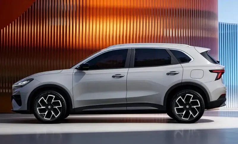 Η MG παρουσιάζει το πρώτο της ηλεκτρικό SUV με ημι-στερεά μπαταρία