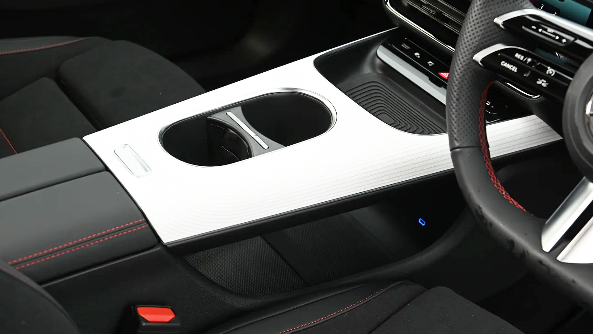 Οδηγούμε τη νέα Mercedes-Benz CLA στην ηλεκτρική και υβριδική εκδοχή της