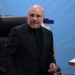 Οι ΗΠΑ στέλνουν δημόσια μηνύματα διαπραγμάτευσης, ενώ κρυφά σχεδιάζουν χερσαία επίθεση, είπε ο πρόεδρος του ιρανικού κοινοβουλίου, Γκαλιμπάφ
