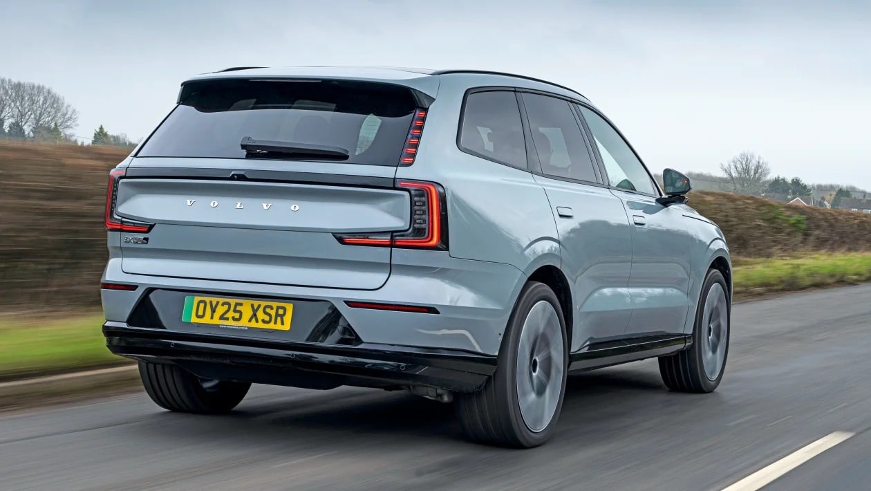 BMW iX εναντίον Volvo EX90: Ποιο premium ηλεκτρικό SUV κερδίζει;