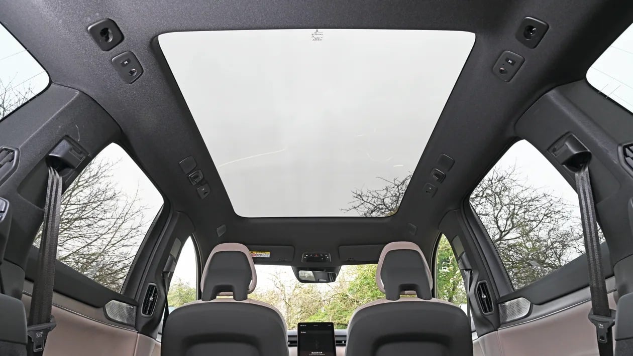 BMW iX εναντίον Volvo EX90: Ποιο premium ηλεκτρικό SUV κερδίζει;